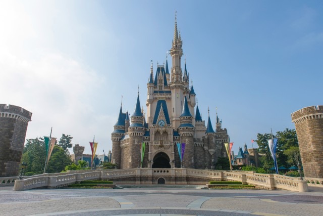 新しいルールで営業を再開する東京ディズニーリゾート (C) Disney