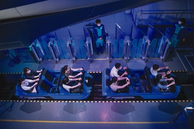 新しい運営方式のデモンストレーションを行う東京ディズニーリゾート