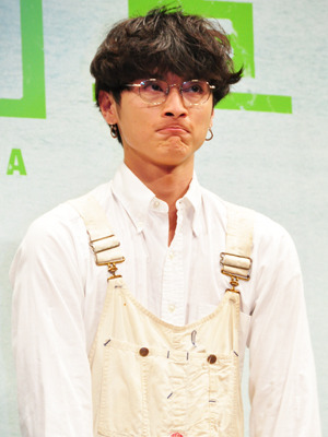 『苦役列車』完成披露会見