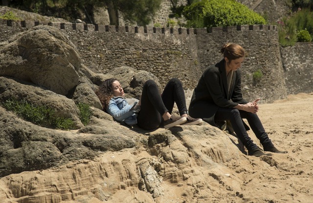 『ブレスレット 鏡の中の私』　(C) MMXIX -- tous droits reserves - PETIT FILM - FRAKAS PRODUCTIONS --FRANCE 3 CINEMA - RTBF