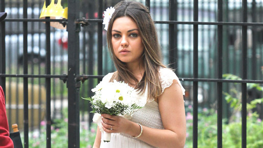 『Blood Ties』（原題）でウェディングシーンを撮影中のミラ・クニス -(C) Splash/アフロ