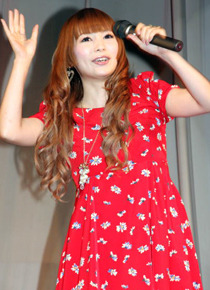 『劇場版ポケットモンスター ベストウイッシュ 「キュレムVS（たい）聖剣士」』完成披露試写会（中川翔子、ローラ、ももいろクローバーZ）