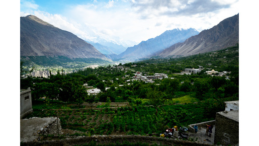 『草原の椅子』ロケ地・フンザの風景