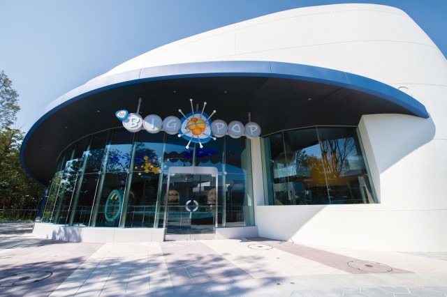 美女と野獣エリアの安全対策をメディアに公開！(C) Disney