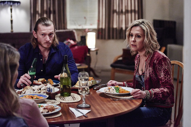 Huluプレミア「FILTHY RICH／フィルシー・リッチ」（C） 2016 Filthy Productions Ltd.