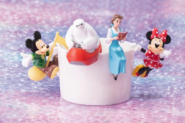 東京ディズニーランド、大規模開発エリア関連グッズの数々