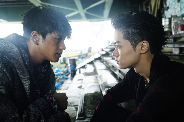 「6 from HiGH&LOW THE WORST」（C）HI-AX（C）高橋ヒロシ（秋田書店）