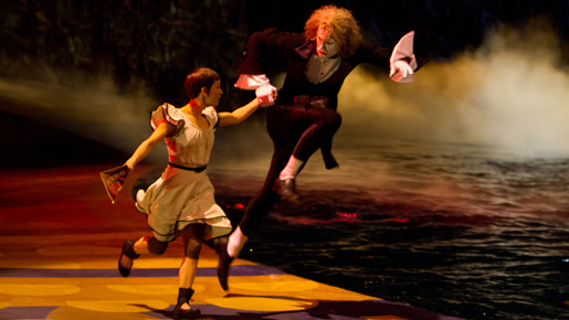 『シルク・ドゥ・ソレイユ 3D 彼方からの物語』  -(C) 2011 Cirque du Soleil Burlesco LLC. All Rights Reserved.