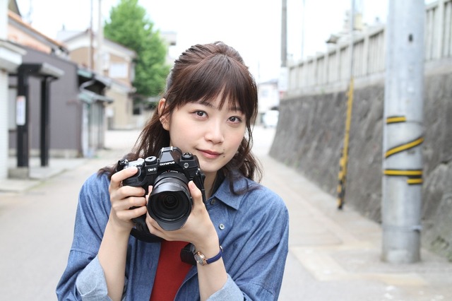 深川麻衣 遺影写真で笑顔と思い写す おもいで写眞 予告編 Cinemacafe Net