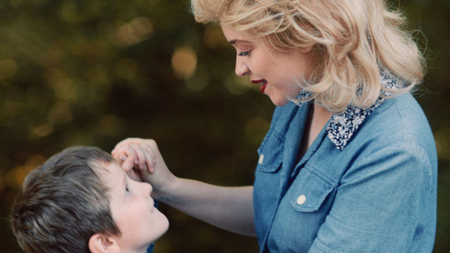 『ステージ・マザー』 (C) 2019 Stage Mother, LLC All Rights Reserved.