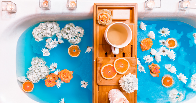 映画や本をお供にいつもよりリラックスできるバスタイムを…オススメのバスグッズをご紹介