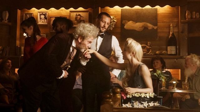 『マーメイド・イン・パリ』　(C) 2020 -Overdrive Productions - Entre Chien et Loup - Sisters and BrotherMitevski Production - EuropaCorp - Proximus