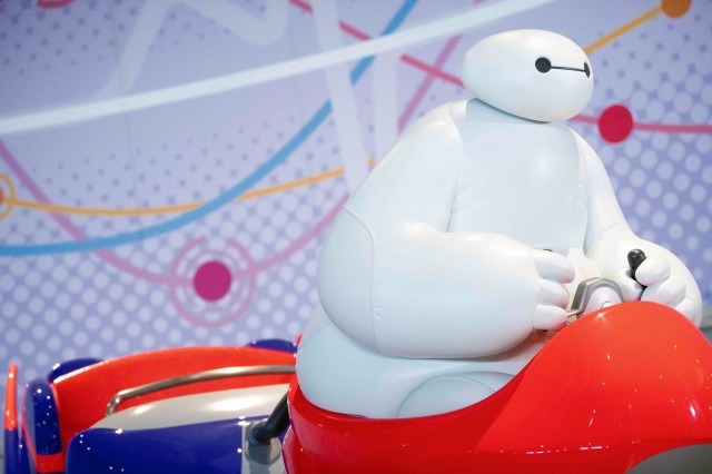 新アトラクション「ベイマックスのハッピーライド」