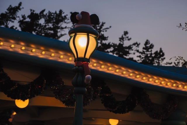 クリスマスの東京ディズニーリゾート(C) Disney