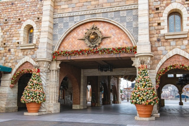 クリスマスの東京ディズニーリゾート(C) Disney