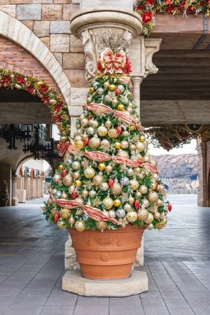 クリスマスの東京ディズニーリゾート(C) Disney