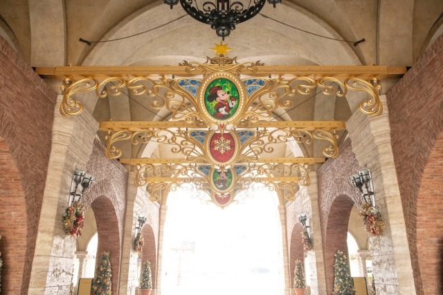 クリスマスの東京ディズニーリゾート(C) Disney