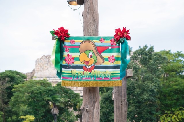 クリスマスの東京ディズニーリゾート(C) Disney