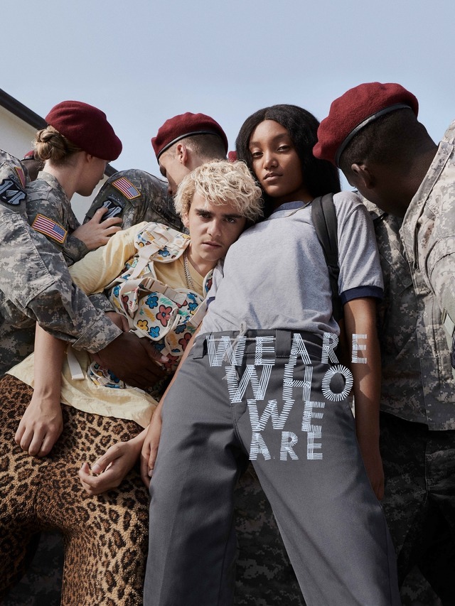 「僕らのままで／WE ARE WHO WE ARE」Photo by Yannis Drakoulidis （C） 2020 Wildside Srl - Sky Italia - Small Forward Productions Srl