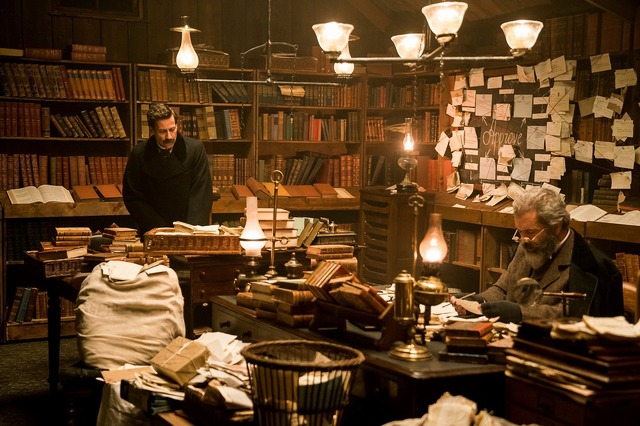 『博士と狂人』(C) 2018 Definition Delaware, LLC. All Rights Reserved.