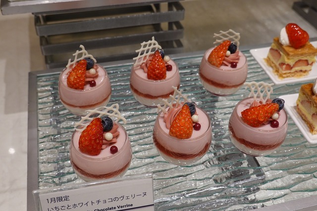 シェラトン・グランデ・トーキョーベイ・ホテルの“ストロベリー スイーツ＆ベーカリー”