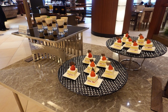 シェラトン・グランデ・トーキョーベイ・ホテルの“ストロベリー スイーツ＆ベーカリー”