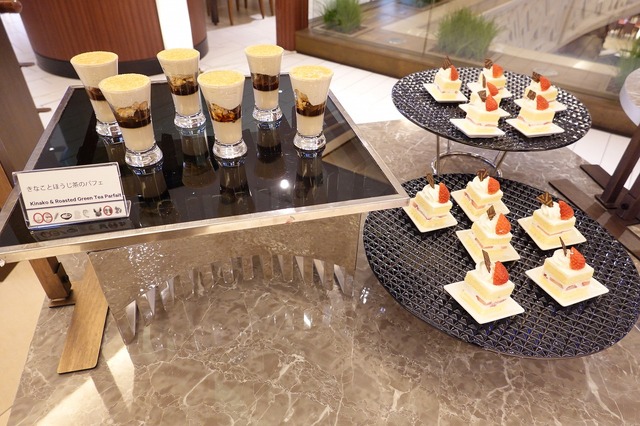 シェラトン・グランデ・トーキョーベイ・ホテルの“ストロベリー スイーツ＆ベーカリー”