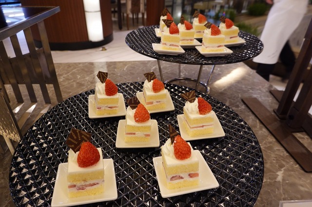 シェラトン・グランデ・トーキョーベイ・ホテルの“ストロベリー スイーツ＆ベーカリー”