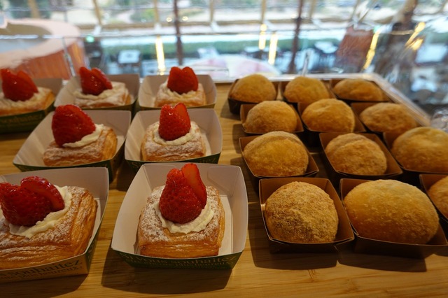 シェラトン・グランデ・トーキョーベイ・ホテルの“ストロベリー スイーツ＆ベーカリー”