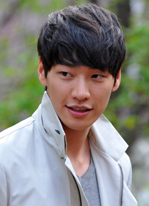 「ラブレイン」　-(C) YOON’S COLOR ／提供：ポニーキャニオン