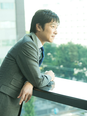 『鍵泥棒のメソッド』 堺雅人　photo：Toru Hiraiwa