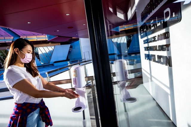 As to Disney artwork, logos and properties： (C) Disney画像提供：香港ディズニーランド・リゾート