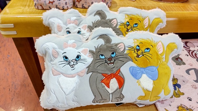 撮影協力：ディズニーストア 東京ディズニーリゾート店 (C) Disney