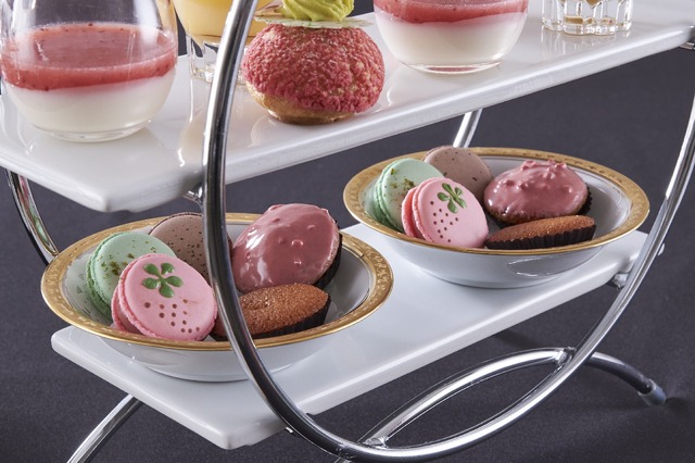 ＜マカロン3種＞＜バナナブレッド～ストロベリーチョコレート～＞＜フィナンシェ＞＜スコーン＞