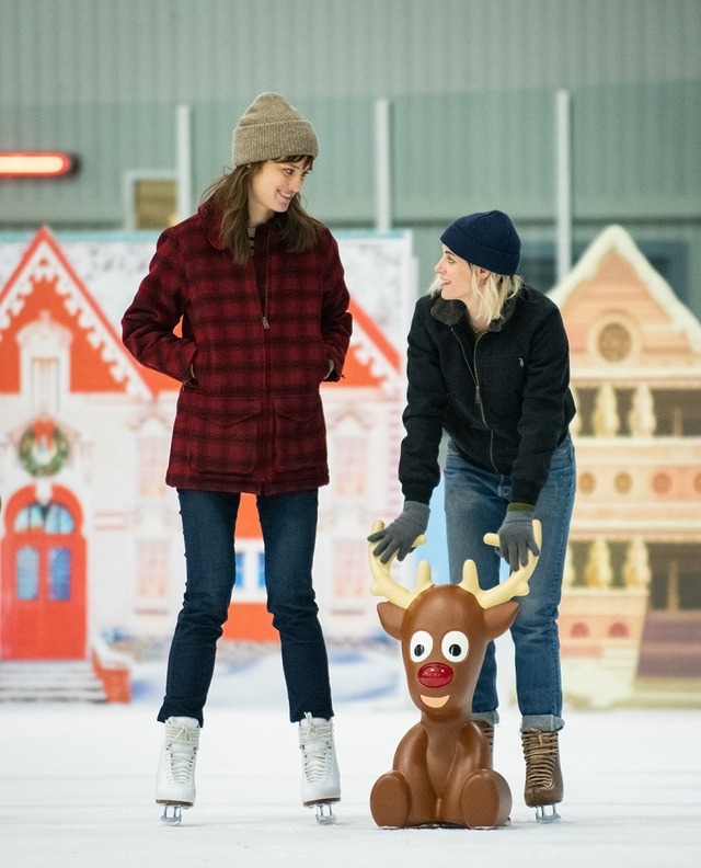 『ハピエスト・ホリデー 私たちのカミングアウト』（C）2020 TriStar Productions, Inc. and eOne Features LLC. All Rights Reserved.