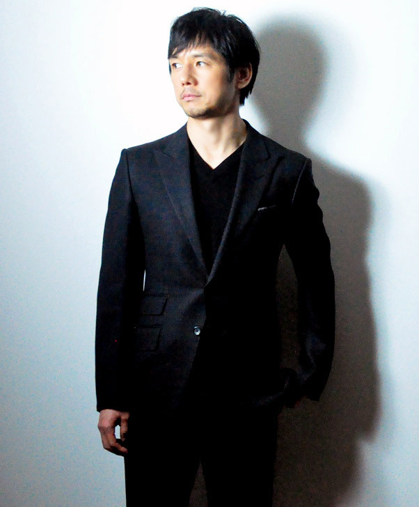 『女が眠る時』西島秀俊／photo：Naoki Kurozu