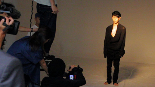 『黄金を抱いて翔べ』×「BARFOUT！」スペシャルコラボ