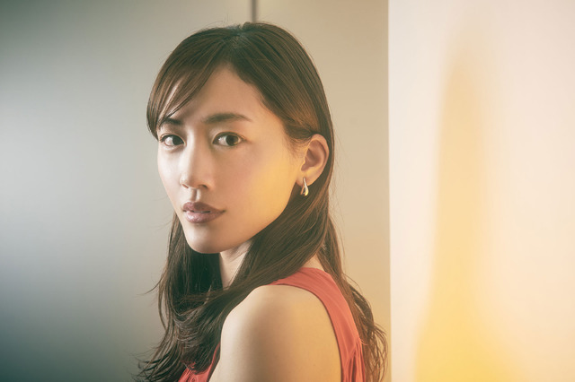 綾瀬はるか『奥様は、取り扱い注意』／photo：Jumpei Yamada