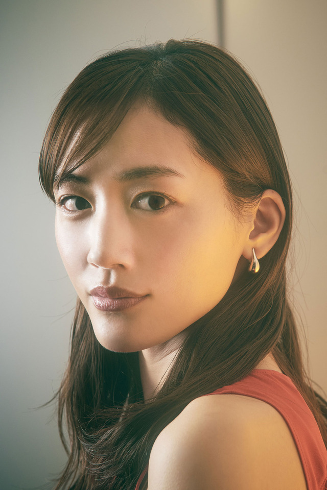 綾瀬はるか『奥様は、取り扱い注意』／photo：Jumpei Yamada