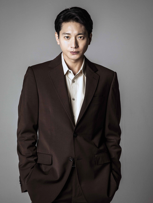 向井理「連続ドラマW 華麗なる一族」