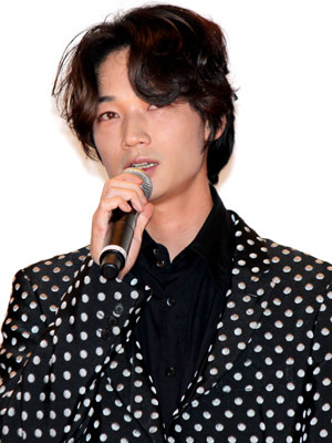 『新しい靴を買わなくちゃ』初日舞台挨拶