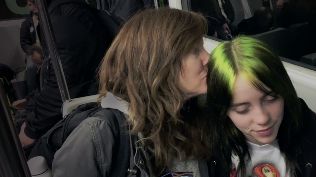 『ビリー・アイリッシュ：世界は少しぼやけている』（C）2021 Apple Original Films