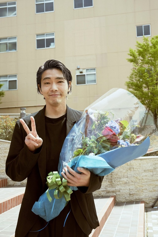 柄本佑『真夜中乙女戦争』クランクアップ