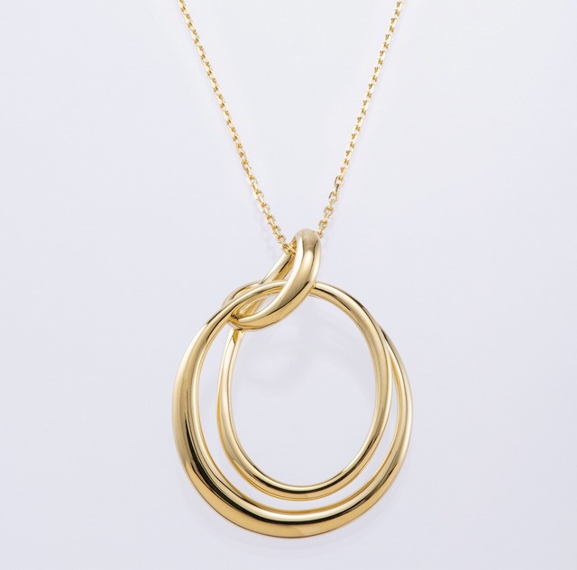 【ディズニー】花をモチーフにしたスウィーツ、ファッションアイテムやコスメで感謝を伝えたい　イクスピアリの母の日ギフト