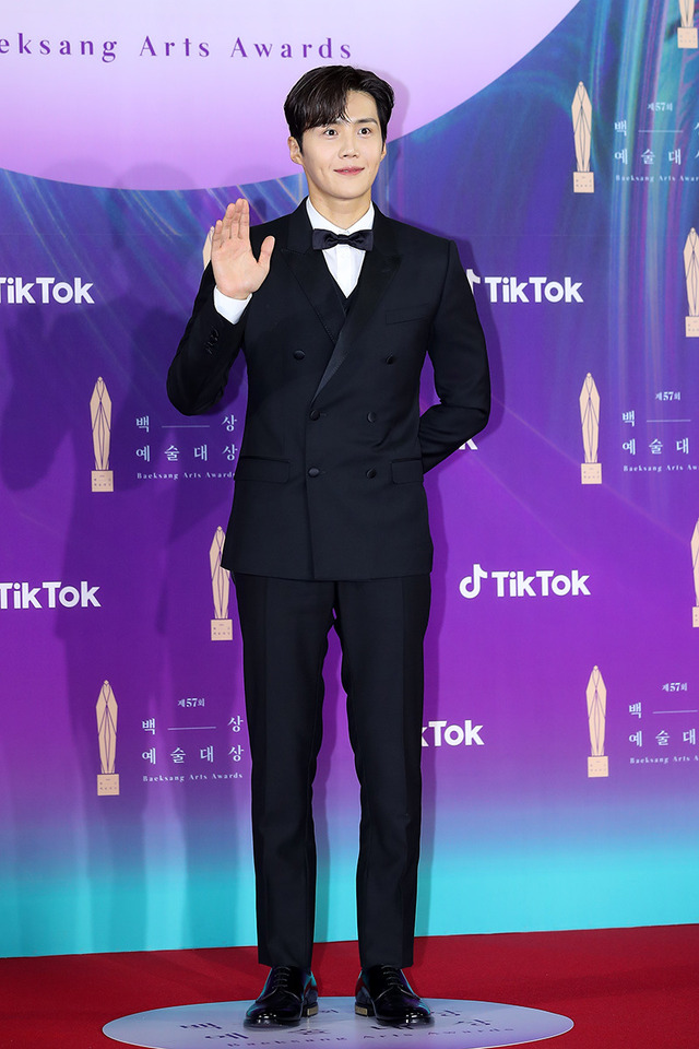 キム・ソンホ　第57回百想芸術大賞 レッドカーペット　Image Courtesy of the Baeksang Arts Awards