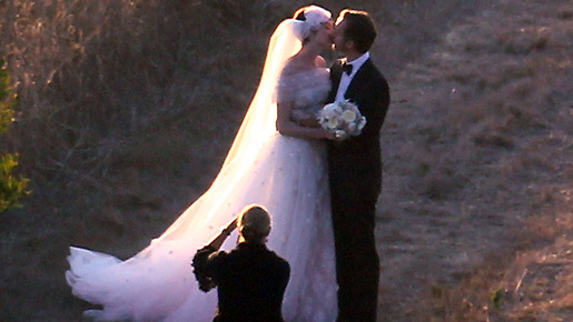 ビッグ・サー挙式したアン・ハサウェイ＆アダム・シュルマン -(C) INFPhoto／AFLO