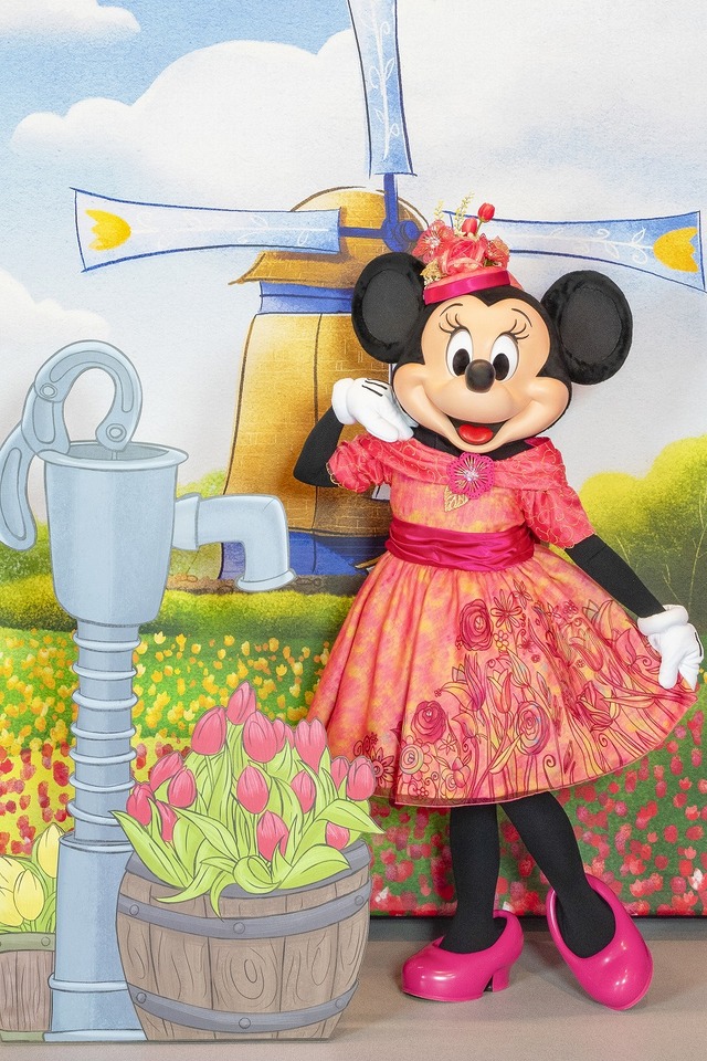 ミニーマウスの“夏限定”ファッションを初公開！(C) Disney