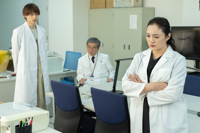 月曜プレミア8「女王の法医学～屍活師～」（C）テレビ東京