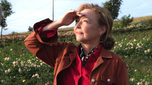 『ローズメイカー 奇跡のバラ』 THE ROSE MAKER (C) 2020 ESTRELLA PRODUCTIONS - FRANCE 3 CINEMA - AUVERGNE-RHONE-ALPES CINEMA