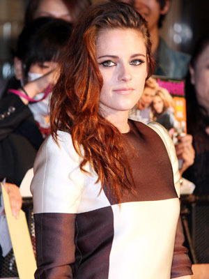 『トワイライト・サーガ／ブレイキング・ドーン part2』クリステン・スチュワート＠熊野神社参拝レッドカーペット